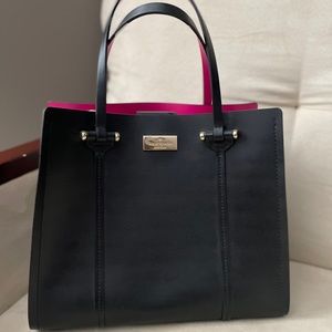 Chic Kate Spade black/fuschia purse